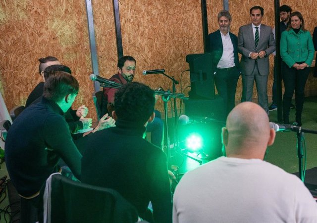 Nieto (al fondo, centro), durante la celebración del 4D en el CIMI Medina Azahara.