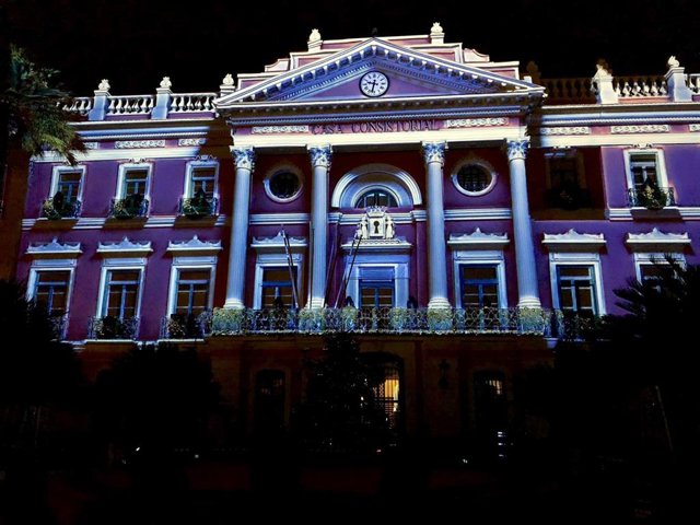 El Cuento de Navidad desvela esta tarde la historia del relojero del Ayuntamiento y sus 800 años de historia