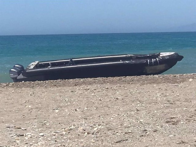 Archivo - Embarcación interceptada en las costas de Almería