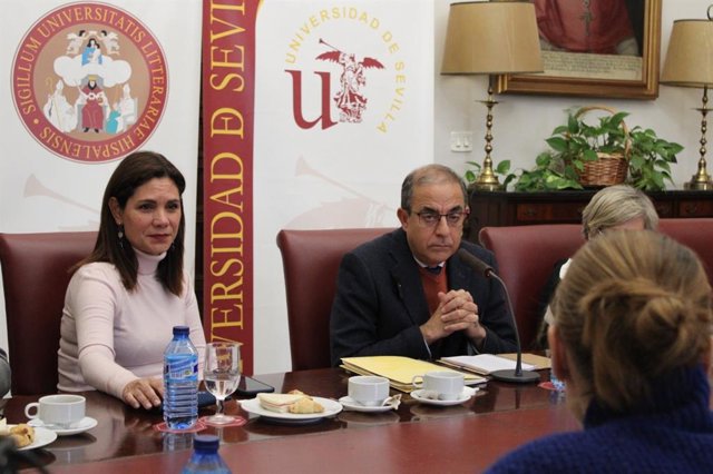 El rector de la US, Miguel Ángel Castro, en una reciente rueda de prensa.