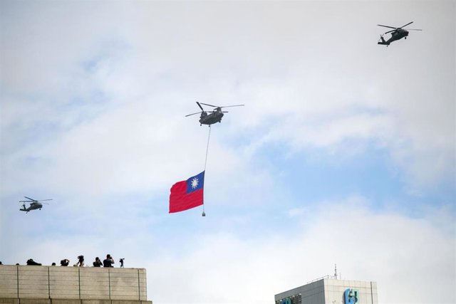 Archivo - Aviones de Taiwán durante un desfile por la celebración del día nacional
