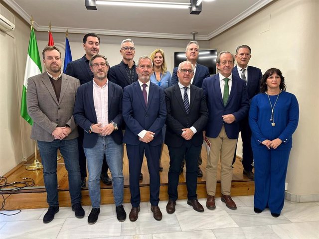 Participantes en la reunión de los municipios Puerta de Andalucía con la Autoridad Portuaria de Motril