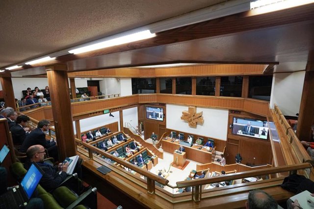 Archivo - El Pleno de la Cámara vasca celebrará el 22 de diciembre la votación definitiva de las cuentas