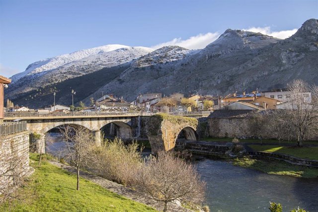 La plataforma Holapueblo busca atraer nuevos habitantes, trabajadores y negocios a 100 municipios de la España rural