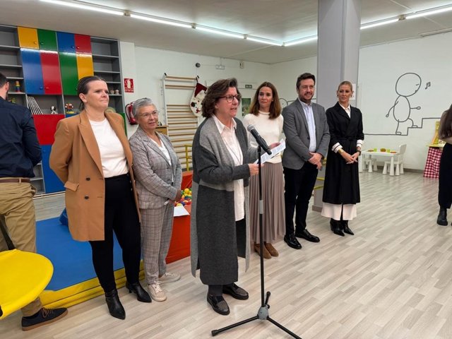 La consellera de Familias y Asuntos Sociales, Catalina Cirer, este miércoles en declaraciones a los medios.