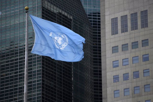 Archivo - Bandera de les Nacions Unides