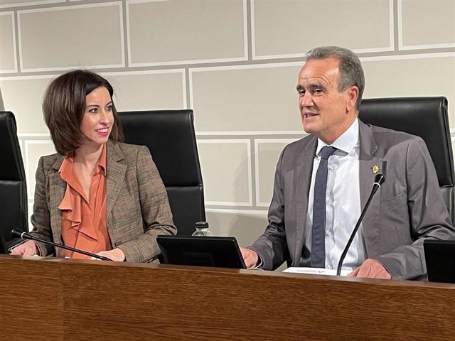El presidente de la DPZ, Juan Antonio Sánchez Quero, y la vicepresidenta, Teresa Ladrero.