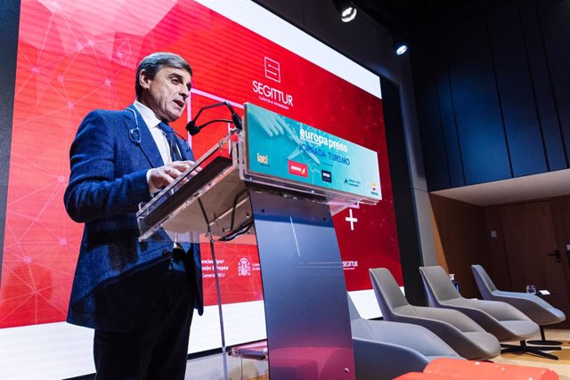 El presidente de Segittur, Enrique Martínez, participa en una Jornada de Turismo de Europa Press, en el Auditorio Meeting Place, a 14 de diciembre de 2023, en Madrid (España). 