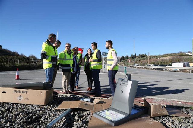Visita a los trabajos para instalar las luminarias.