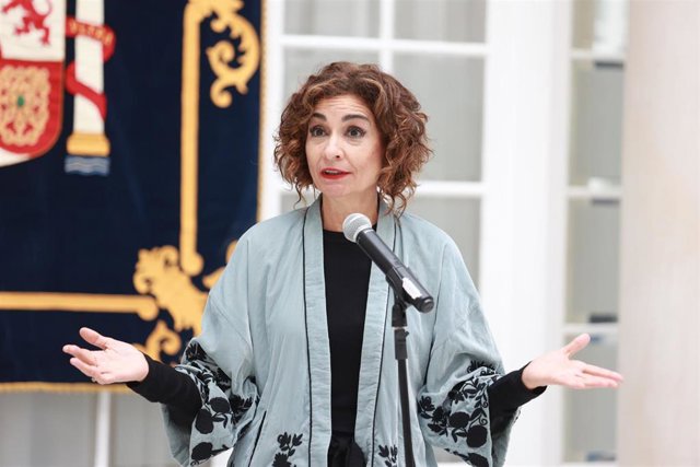 La vicepresidenta cuarta y ministra, María Jesús Montero, este viernes en declaraciones en Sevilla. 