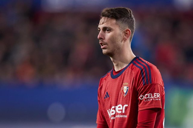 Raúl García de Haro, durante un partido con el CA Osasuna.