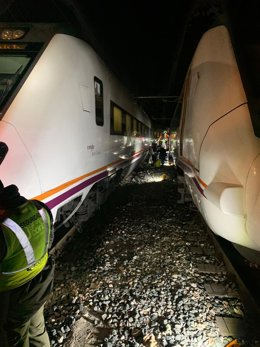 Trenes tras el choque en los túneles de El Chorro, en Álora