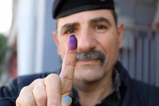 Voto anticipado de las elecciones locales en Irak 