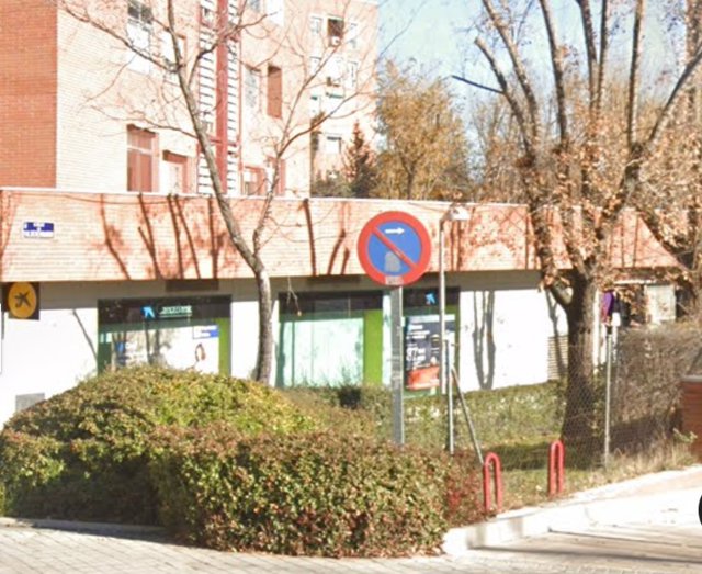 Detenido uno de los tres atracadores de un banco en Valdebernardo