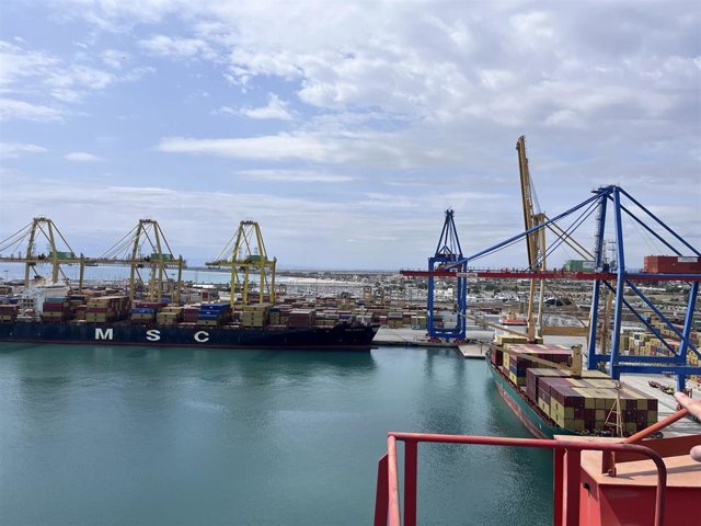 Los tráficos de Valenciaport crecen en noviembre un 19,31%
