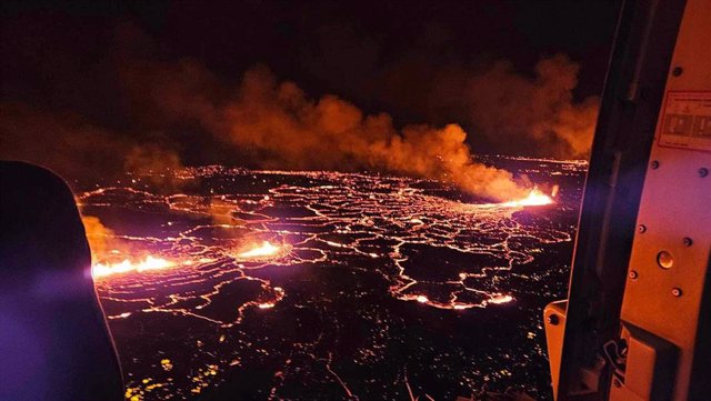 Erupción de un volcán cerca de Grindavik