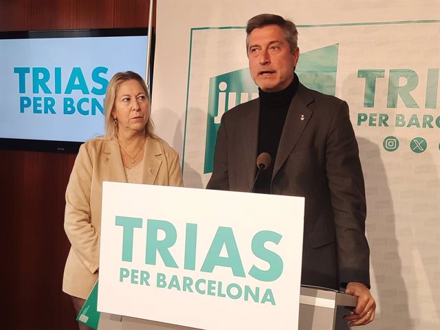El portaveu de Junts a Barcelona, Jordi Martí, i la portaveu adjunta, Neus Munté