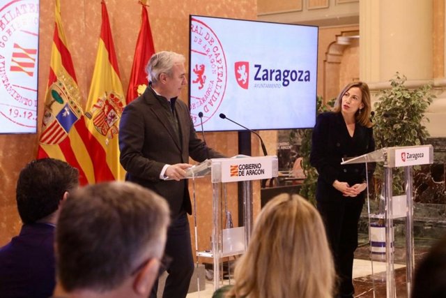 El presidente del Gobierno de Aragón, Jorge Azcón, y la alcaldesa de Zaragoza, Natalia Chueca,