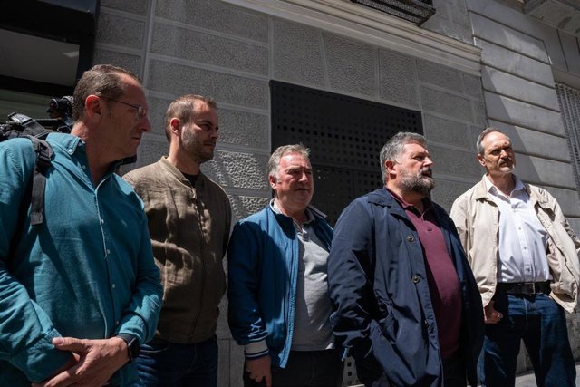 Archivo - El Coordinador del Sindicato de Trabajadores de la Administrración de Justicia de Andalucia, José Luis Fernández  Alaya (1i); el secretario general del sector Justicia en CCOO, Luis Calero (3d); el presidente del Sector de Justicia de CSIF, Javi