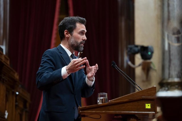 Archivo - El conseller d'Empresa i Treball de la Generalitat, Roger Torrent