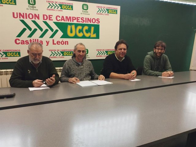 Jesús Manuel González Palación, segundo por la izquierda, durante el balance de UCCL de 2023.