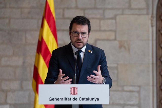 El president de la Generalitat de Catalunya, Pere Aragonès, comparece tras su reunión con el presidente del Gobierno, Pedro Sánchez, en el Palau de la Generalitat, a 21 de diciembre de 2023, en Barcelona.