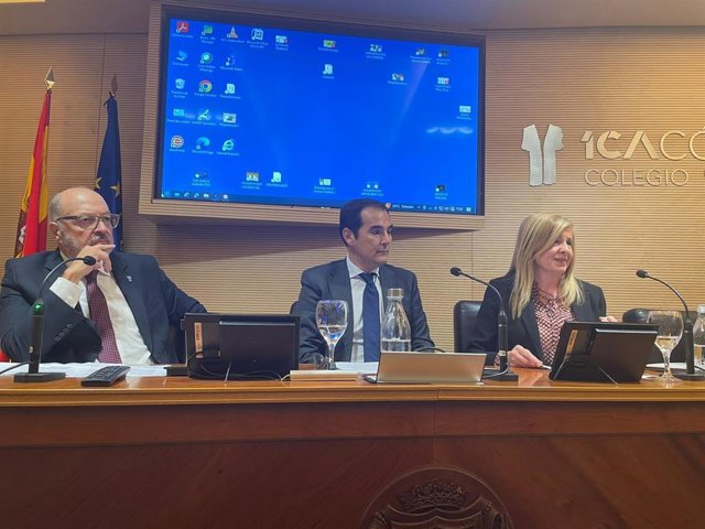 Archivo - Córdoba.- La Junta abona a los abogados de Córdoba y Lucena más de 662.000 euros por el servicio de Justicia Gratuita 