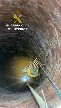 Rescate en el interio del pozo.