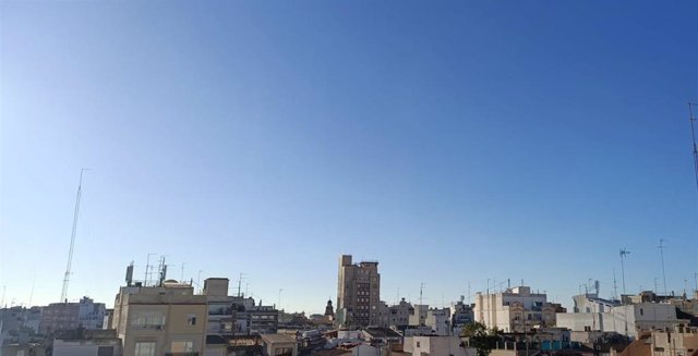 La Comunitat Tendrá Este Domingo Cielo Poco Nuboso O Despejado Y ...