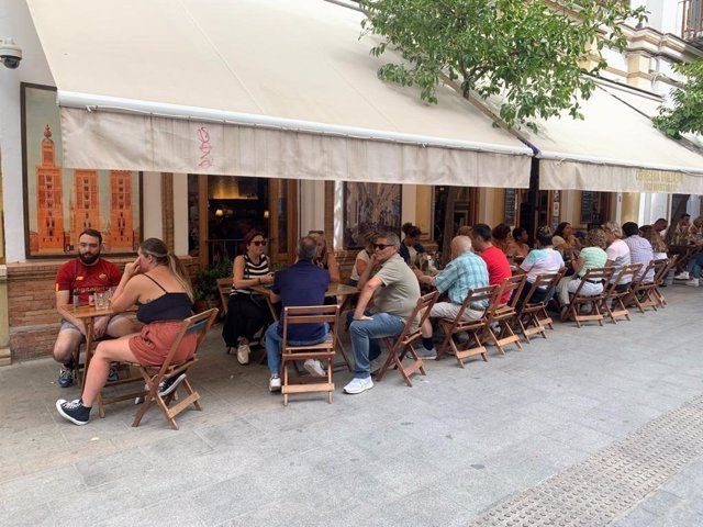 Imagen de actividad hostelera en Sevilla