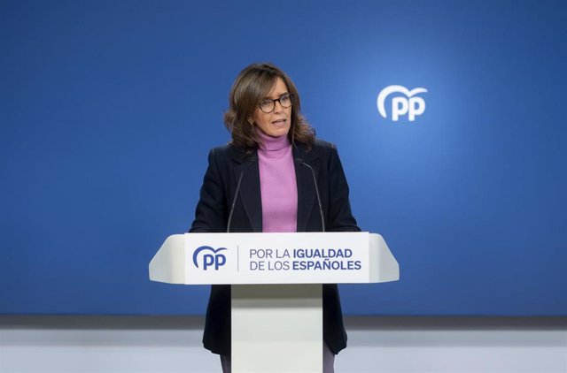 La vicesecretaria de Organización Territorial del PP, Carmen Fúnez durante una rueda de prensa posterior a la reunión del Comité de Dirección del Partido Popular, en la sede nacional del PP, a 27 de diciembre de 2023, en Madrid (España). Durante la rueda 