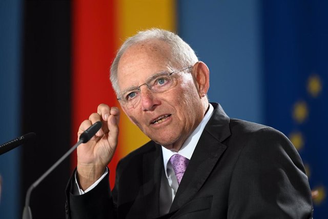 Archivo - 17 June 2019, Thuringia, Geisa/Rasdorf: Wolfgang Schaeuble, President of the German Bundestag, delivers a speech during a ceremony to award Jean-Claude Juncker, President of the European Commission, the Point Alpha Prize at the Point Alpha Memor