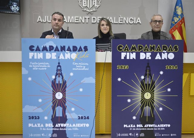 Los concejales de Fiestas y Tradiciones, Mónica Gil (c), y Fallas, Santiago Ballester (d) , en València junto al representante de Pirotecnia Vulcano, José Luis Giménez, en la presentación de la fiesta de fin de año.