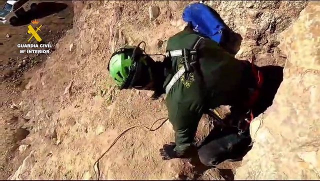 Rescate en la sima de Raja Santa