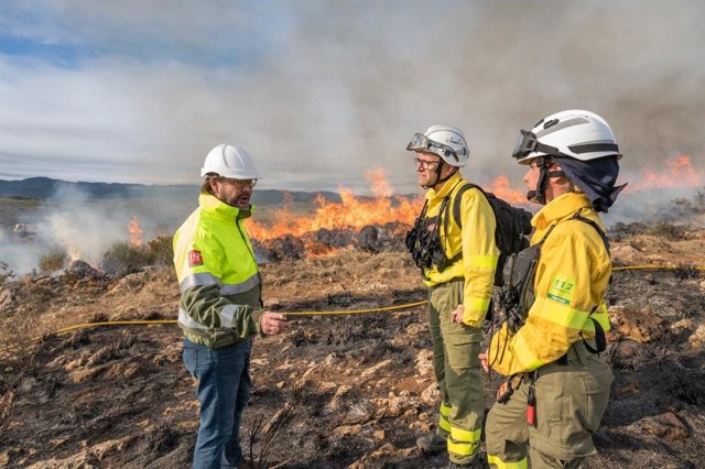 Visita de la Junta a una quema prescrita del Infoca