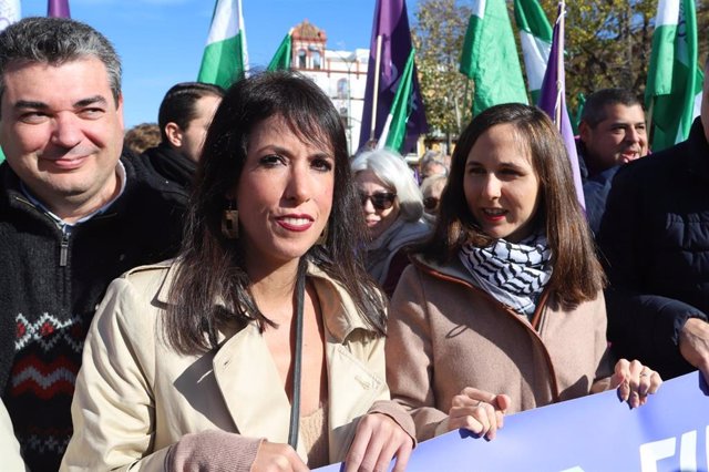 La secretaria general de Podemos, Ione Belarra, junto a la coordinadora andaluza de la formación morada y diputada nacional de Sumar por Granada, Martina Velarde, en una foto de archivo.