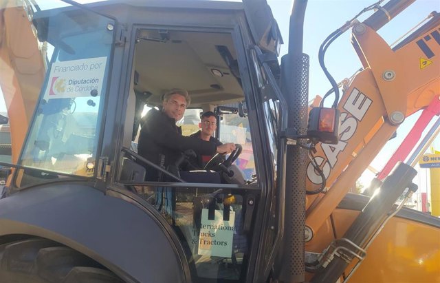 La Diputación de Córdoba entrega una retromixta a la Mancomunidad de Los Pedroches.