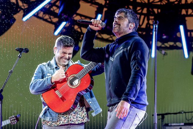Archivo - El duo d'Estopa actua durant el festival del Coca-Cola Music Experience 2023 (Madrid)