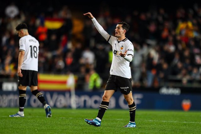 Hugo Guillamón, durante un partido del Valencia CF