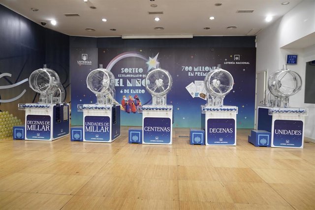Archivo - Los bombos antes de la celebración del Sorteo Extraordinario del Niño, a 6 de enero de 2023, en Madrid (España). 