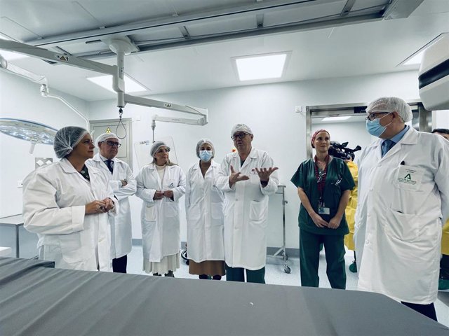 Inauguración del nuevo quirófano híbrido del Hospital de Jaén.