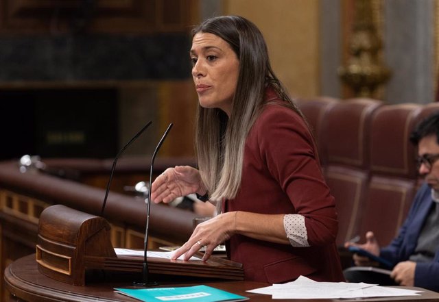 La portavoz de Junts en el Congreso, Miriam Nogueras, interviene durante un pleno en el Congreso de los Diputados, a 20 de diciembre de 2023, en Madrid (España). 