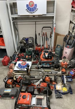 Munitibarko baserrian lapurtutakoa.