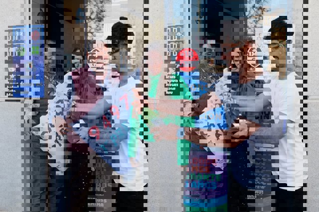 Celebración del primer premio del sorteo de El Niño en Granada