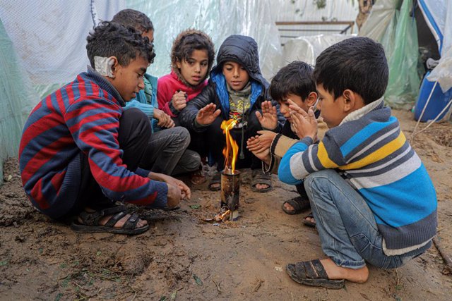 Nens palestins a Khan Yunis, al sud de la Franja de Gaza