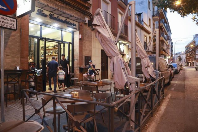 Archivo - Bar Las Golondrinas, Triana, Sevilla, foto de archivo