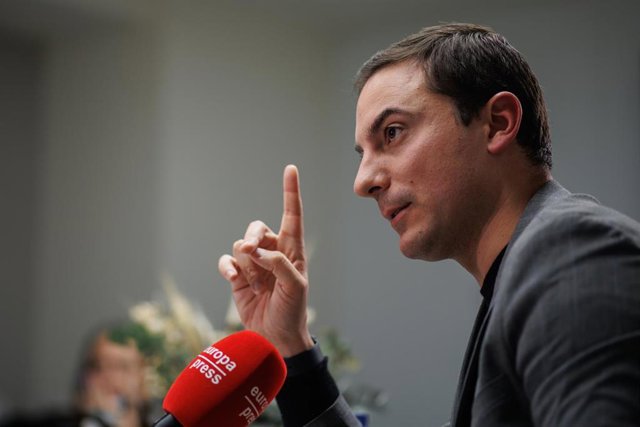 El secretario general del PSOE de Madrid, Juan Lobato, en una entrevista con Europa Press a 3 de enero de 2024.