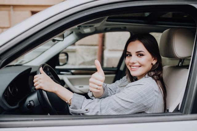 Mujer al volante