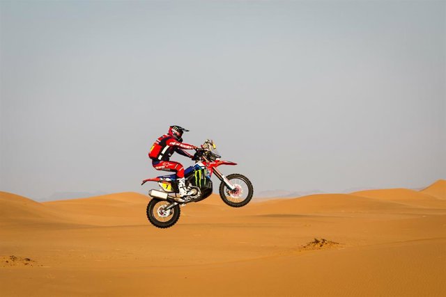 07 QUINTANILLA Pablo (chl), Monster Energy Honda Team, Honda, Motul, Moto, FIM W2RC, action during the Stage 2 of the Dakar 2024 on January 7, 2024 between Al Henakiyah and Al Duwadimi, Saudi Arabia - Photo Frédéric Le Floc'h / DPPI