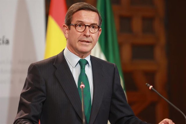 El consejero de Industria, Jorge Paradela, este lunes en la rueda de prensa del Consejo de Gobierno. 